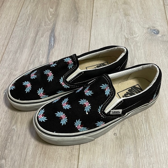 Vans slip-ons* - Picture 1 of 7